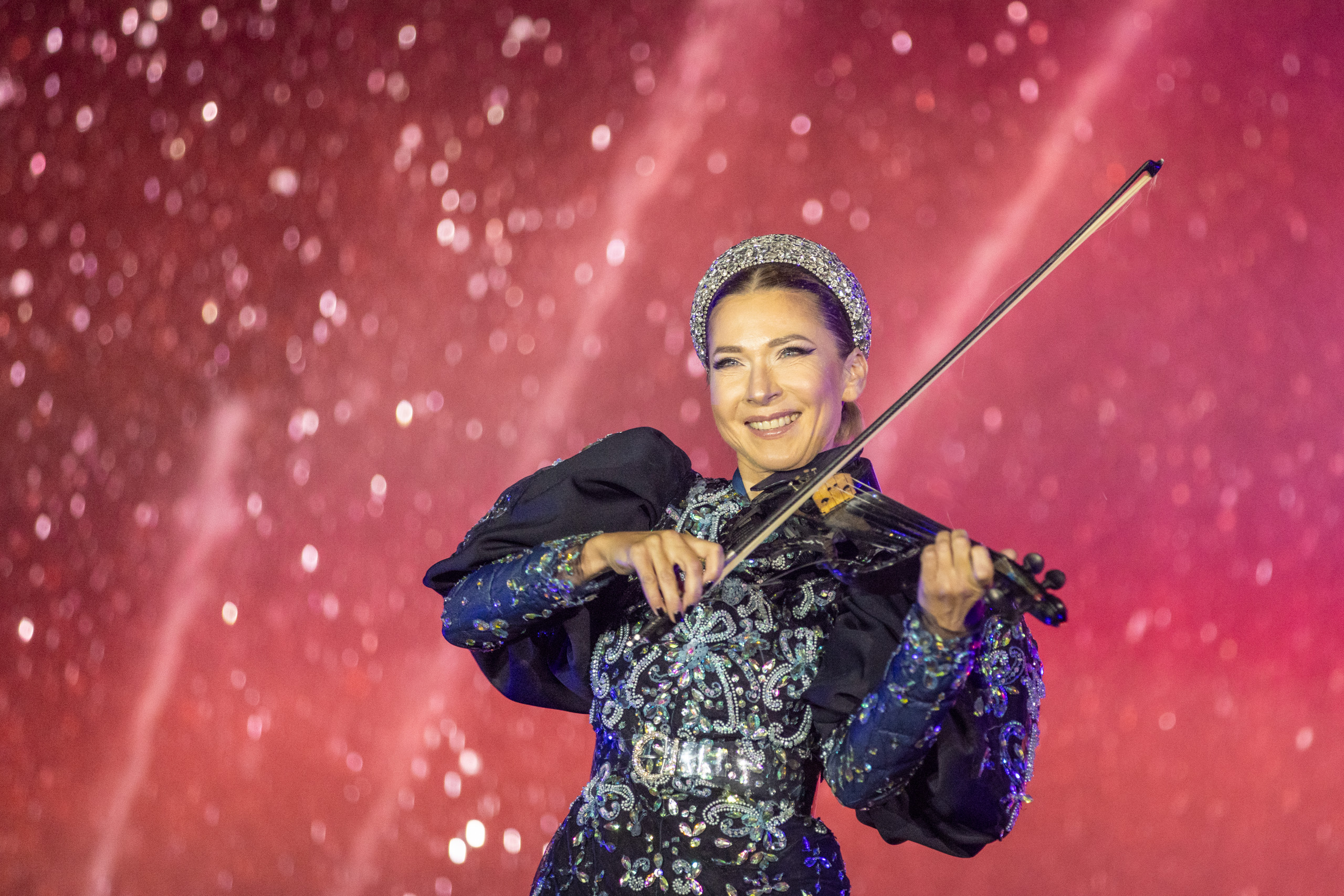 Violinistin bei der Klangwelle 2024